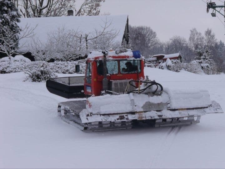Rolba PistenBully PB 200D 1